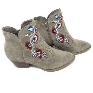 Carlos Santana Vivien Embroidered booties